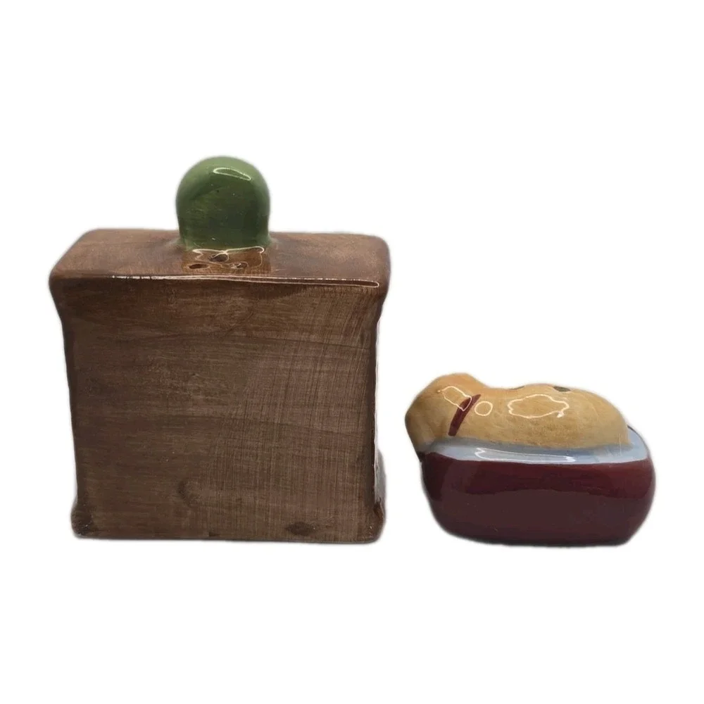 Cracker Barrel Collectables Dogs By The Fire Salt & Pepper Shakers Set NIB U260